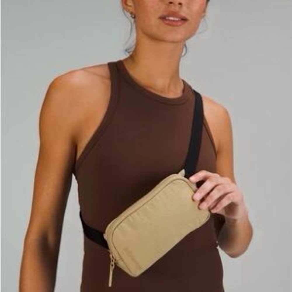 Lulu Lemon Everywhere Belt Bag